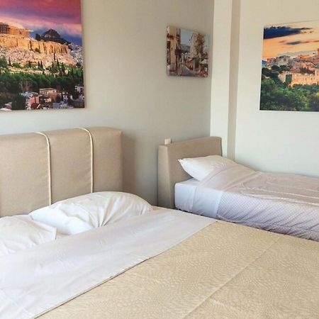 Elegant Apartment In Plaka Atenas Exterior foto